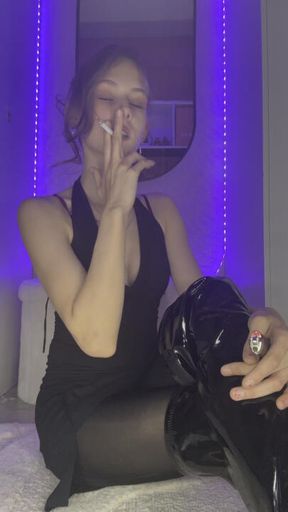 Smoking, ( u are my ashtray pig ) 🚬💨