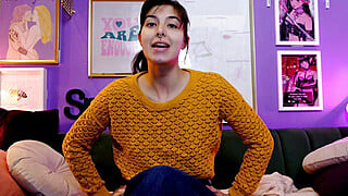 Vends-ta-panties - Gorgeous French dominatrix allows you to worship all parts of her body