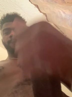 Bbc in the shower need a squirter💦