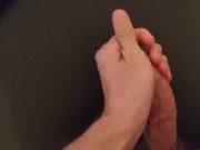 Je me masturbe devant un film porno pour vous faire plaisir