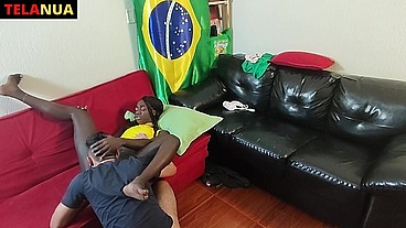 RAPIDINHA NO SOFÁ COM MINHA BLACK TEEN