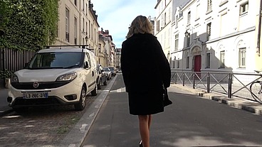 Démasquée, Lilou, 23ans, s'amuse à nouveau avec nous !