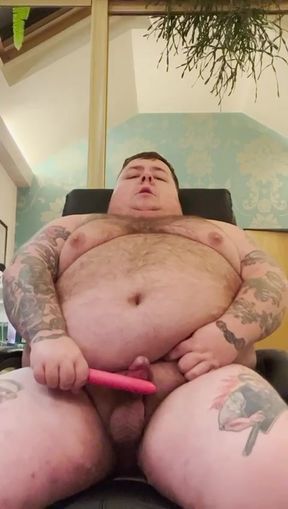Cumming on my poohbears office chair with a dildo in my ass