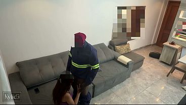 Camera de seguran&ccedil_a pega mulher traindo o marido