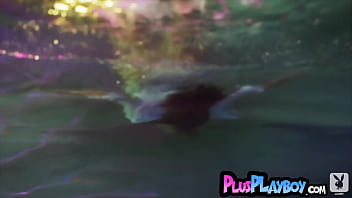 Beautiful big tits MILF reveals hot body so busty MILF posed in the pool