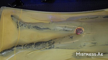 Vacbed Squirting: MistressAe having fun with tranluscent vacbed and funnel