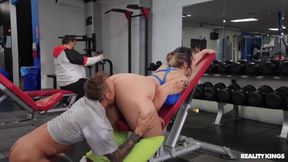 Tomie Tang - Asian Chubby Babe Has Sex In The Gym