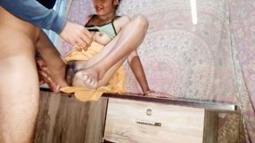 Desi aunty rat me akela mila chod diya