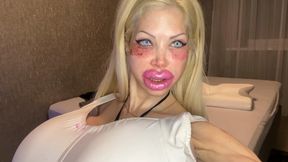 A massive mouthfuck und a huge cumshot all over me...