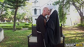 Erik Klein, Yudi Pineda Yudi Pineda Is..the Squirting Nun / 10.2.2019