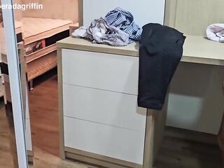 I caught my wife in the mirror with the delivery male in our apartment
