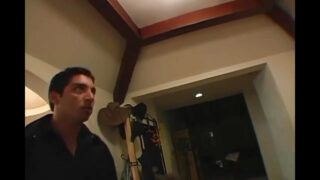 Saftig rumpa stor röv asiatisk slampa Scarlett Ventura blir analt knullad av Marcos Leon