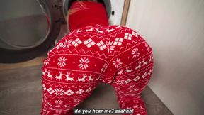 MILF mom snatches fucked powerful in washing machine for Christmas