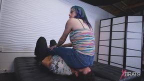 Nicole - Take My Full Weight Jeans ASS - HD 720p Mp4