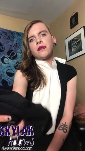 Naughty tranny secretary