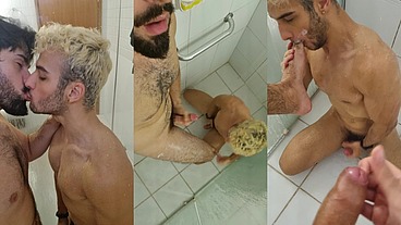Vincent and Vitor in bath with feet fetish and cum