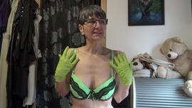 Blowjob in Green