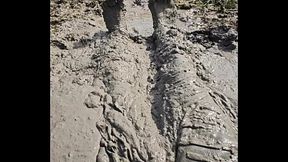 Mudding in County Park Lakebed 2