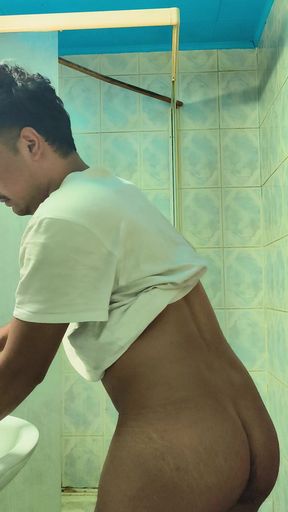 Wogly gand dhota hua