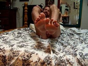 Hairyartist in Feet First for You