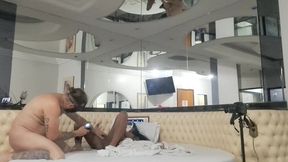 no comeso fiucava so pasanu a mao na minha bunda mais depois infio o pinto