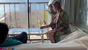 Lonely Stepmom Sucked Deep by Horny&#x1F975; Stepson When Dad Was Out
