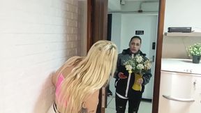 My Distant Stepcousin Working as a Florist in This Delivery Sucked My Pussy