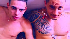 caroline martins precisa de duas rolas para saciar seu cuzinho guloso