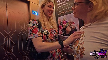 Voyages à Bangkok je retrouve ma chérie Tgirl Lysia pour une visite de la ...