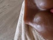 Je te glisse un doigt dans le cul en te parlent sale avent de te rentré ma grosse bite