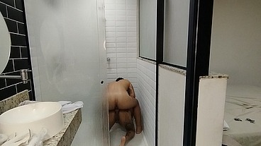 Comendo a empregada depois do expediente