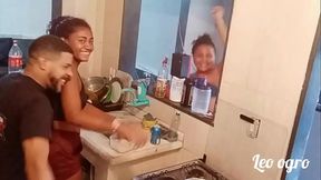 Na cozinha onde come&ccedil_ou toda a putaria com Myllena Rios