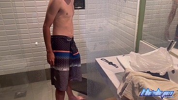 FIQUEI IMPRESSIONADO COM O TAMANHO DO PAU DO NOVINHO