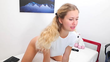 Stella Cardo masturbates in her panties