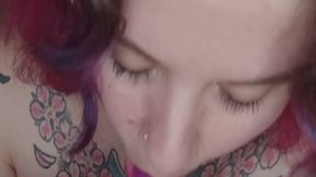 Fellation saliveuse sur mon gode