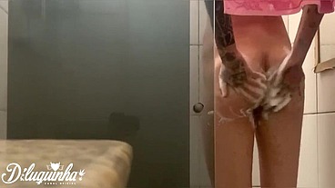 Depois do banho fui direto fuder no pelo o cuzinho da safada