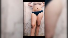 Step-sis goes wild on the loo getting her freak on solo style &mdash;  no holds barred
