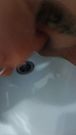 Me masturbo viendo a mi marido en la ducha