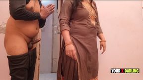 Punjabi Jatti caught bihari masturbate in her bathroom and punish him