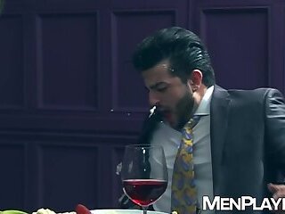 Hunk Marco Sessions has his ass wrecked by Harry Louis