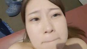 148センチ！ 低身長！ 10代！ 可愛すぎる嫁の連れ子② ネカフェで小さなカラダに生チ ポを思いっきり打ち込み感動の初SEX！ 「パパの精子が飛び散る様子を見せてください！」