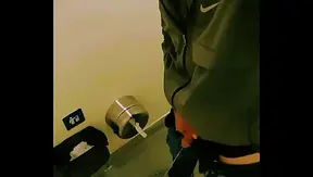 Caught in Public: Cant Stop the Hot Urge for Piss Play – GayXXX 18+