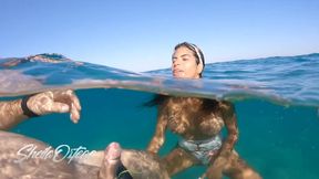 Amateur couple has hot underwater sex in the ocean