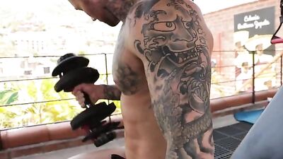 LucasEntertainment � Dylan James baise son pote de la salle de musculation