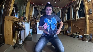 Face-fucking and cum play while wearing tight jeans 284