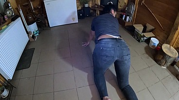 Face-fucking and cum play while wearing tight jeans 284