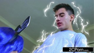 Blått hår Curby Bulma Cosplayer knullad av Goku i XXX Dragon Ball Parodi