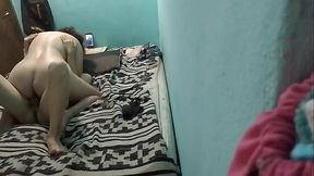 Medi me cabalga y me besa