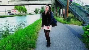 Emmanuelle, 28, croupier in a casino!