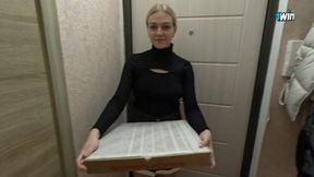 Hot courier ate pizza &mdash;  worked with her pussy - Arisha_Mills